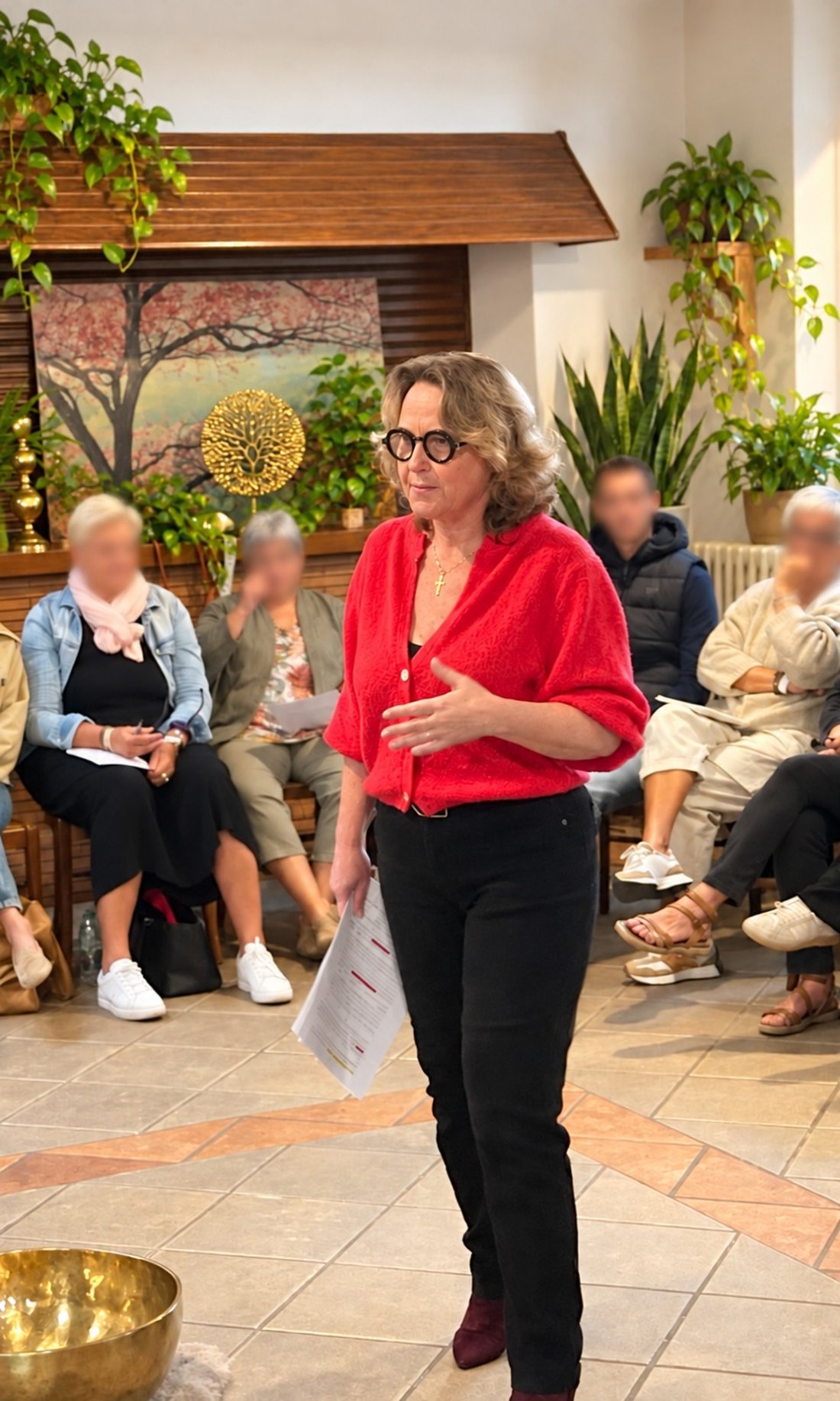 Caroline Lardé pendant une constellation de groupe
